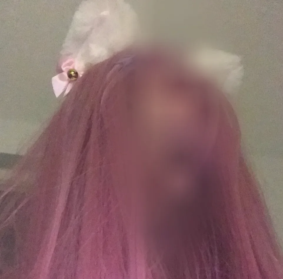 Amela, 22