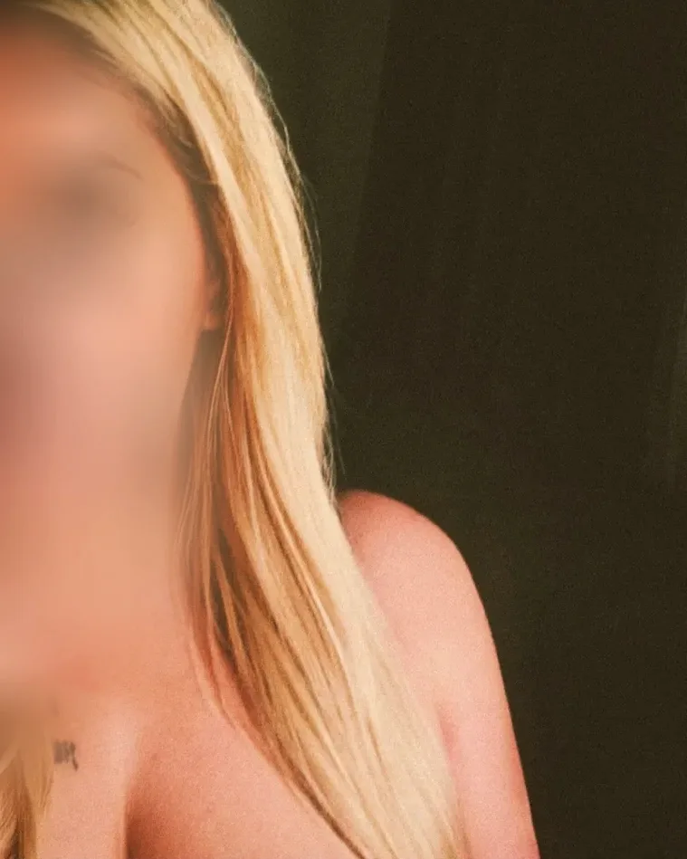 Ivana, 30