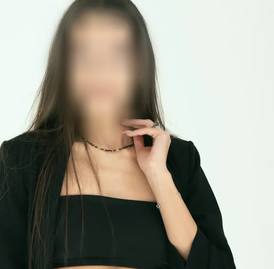 Louise, 28