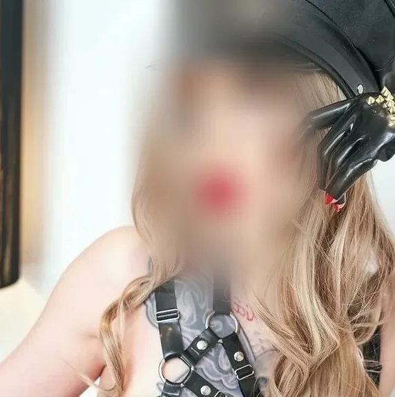Madeleine, 39